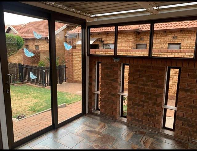 3 BEDROOM PROPERTY TO RENT IN BRENTWOOD PARK